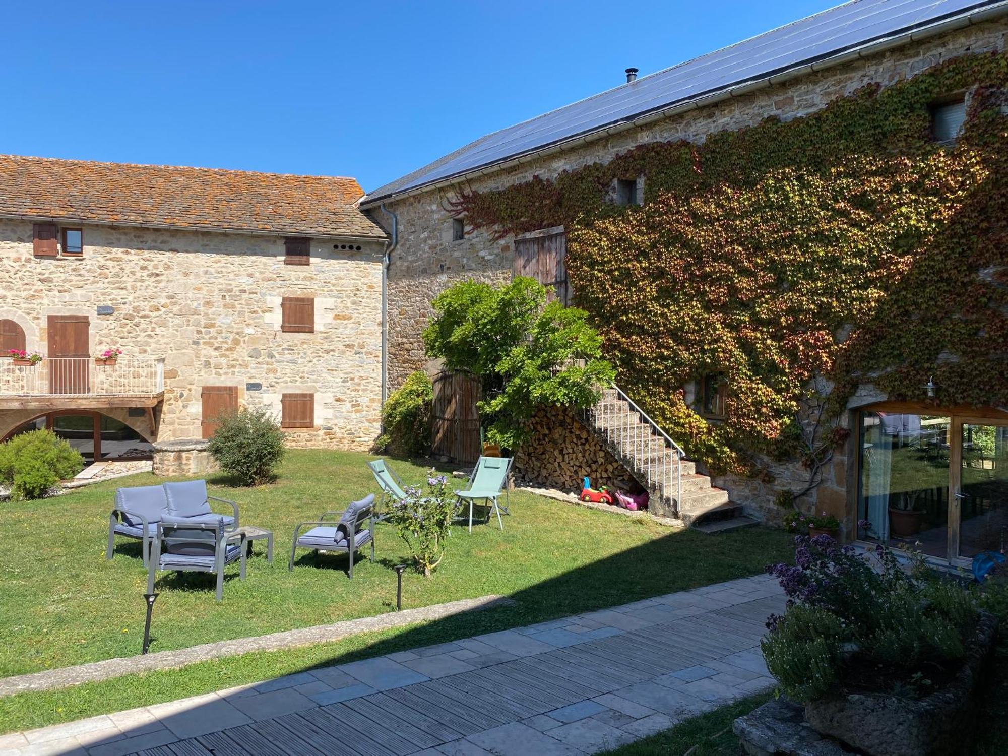 Les Caselles, Gite Et Maison D'Hotes Saint-Beauzely Luaran gambar