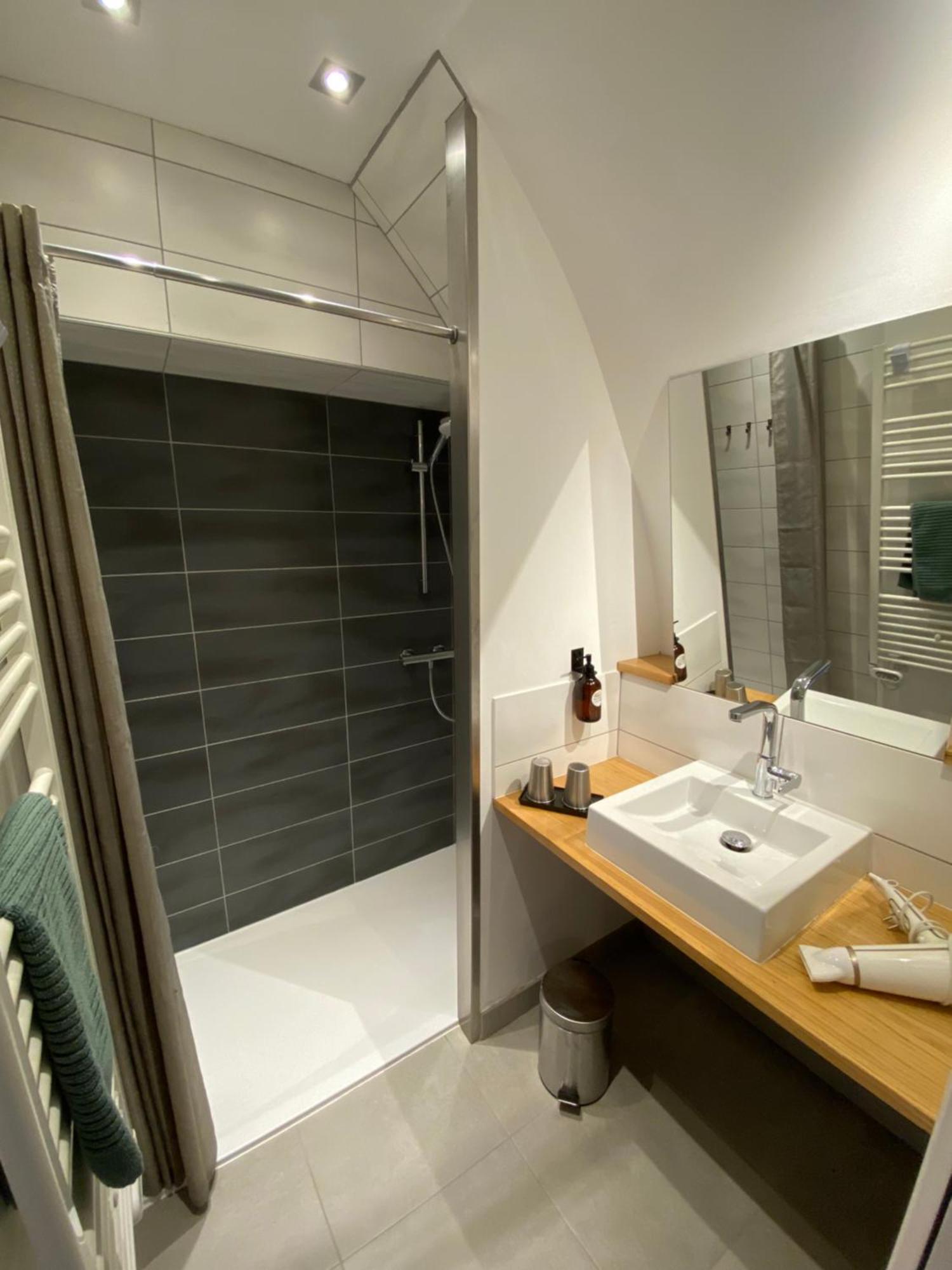 Les Caselles, Gite Et Maison D'Hotes Saint-Beauzely Luaran gambar