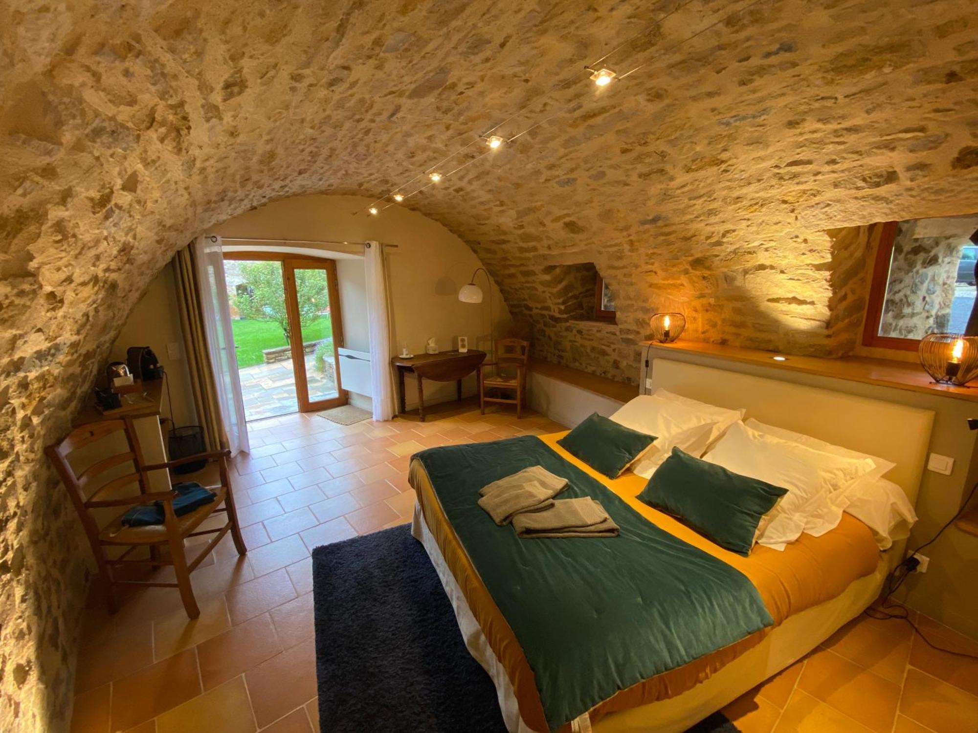Les Caselles, Gite Et Maison D'Hotes Saint-Beauzely Luaran gambar